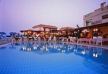 Mimosa Beach Hotel プロタラス 3*,