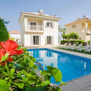  Villa Emily